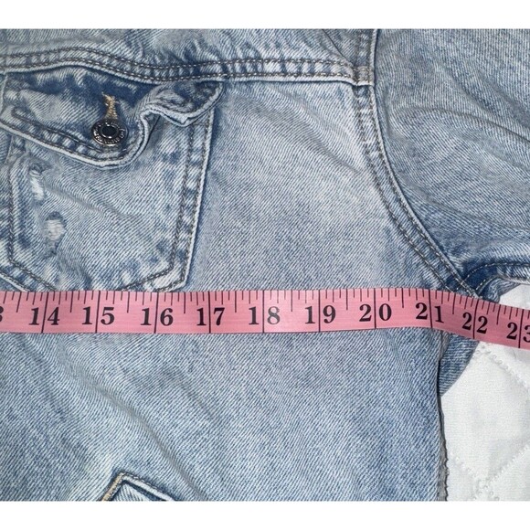 Old Navy Women's Jean Jacket Size Large Light Blue Denim Pockets Long Sleeves - Picture 3 of 9